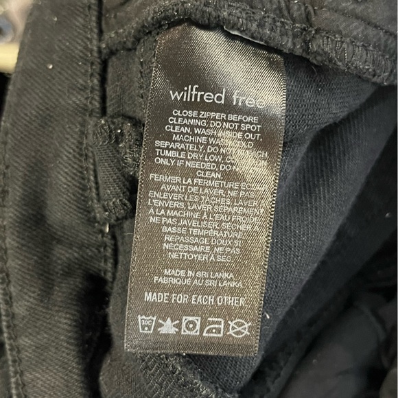 Aritzia Wilfred Free Mercury Short in Black - Picture 5 of 5